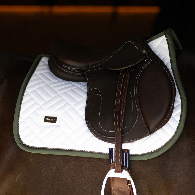 Equestrian Stockholm - Tapis de selle Striking Valley Modern blanc | - Ohlala
