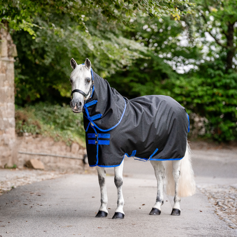 Horseware - Couverture d'extérieur Amigo Ripstop Plus Pony Turnout noir/ classic blue 100g | - Ohlala