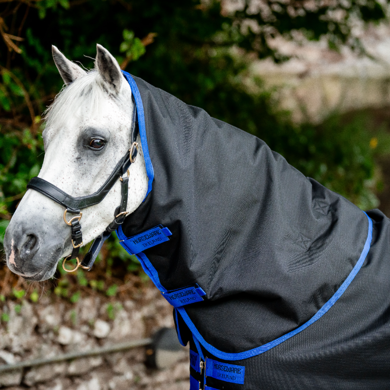 Horseware - Couvre-cou Amigo Ripstop Turnout noir/ classic blue 150g | - Ohlala