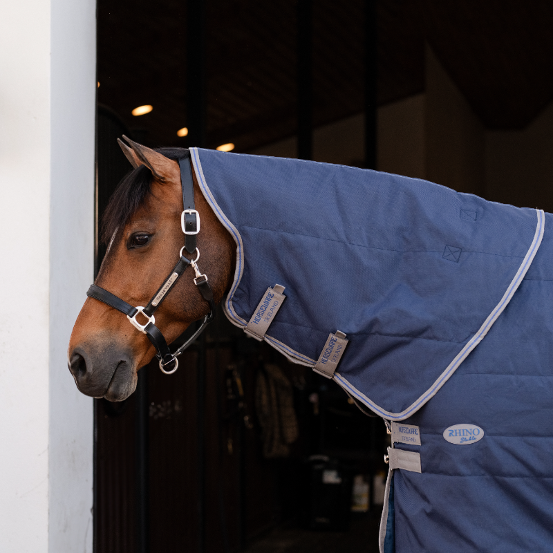 Horseware - Rhino Stable nekbescherming marine/ titanium grijs/ klassiek blauw 100g
