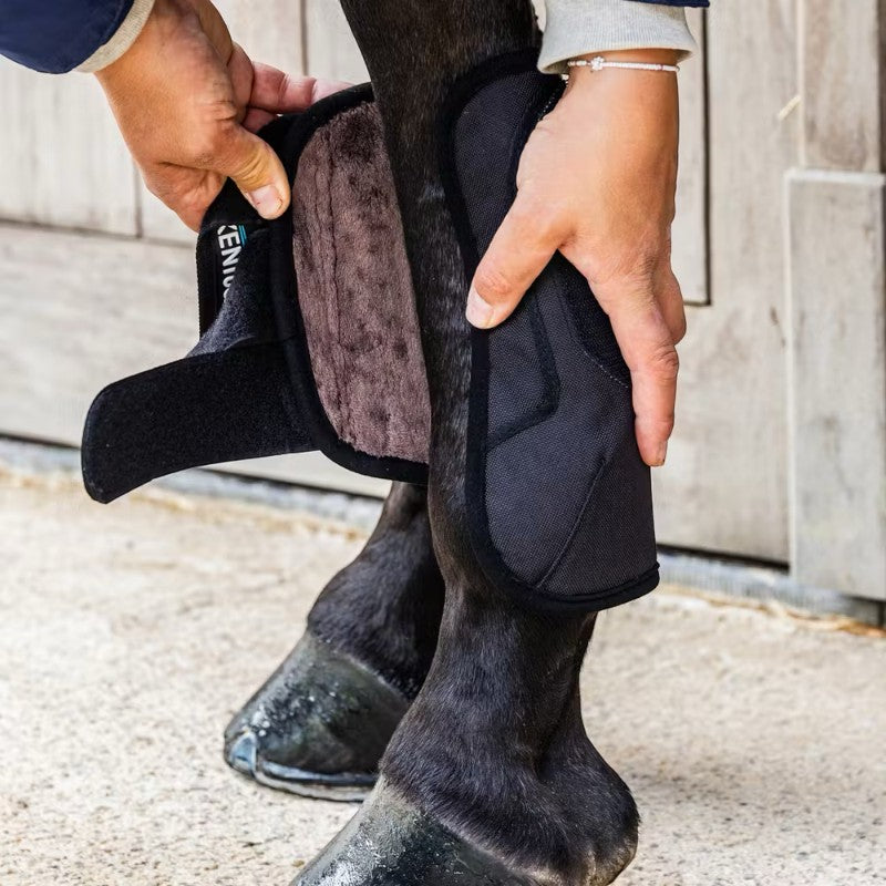 Kentucky Horsewear - 3D Air Flow Skin Friendly front cross gaiters black