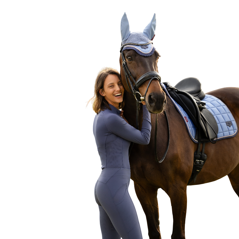 LeMieux - Tapis de dressage Loire Classic powder blue | - Ohlala