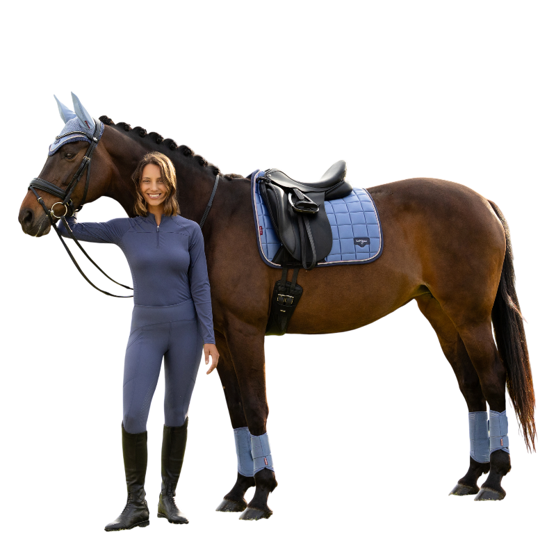 LeMieux - Tapis de dressage Loire Classic powder blue | - Ohlala
