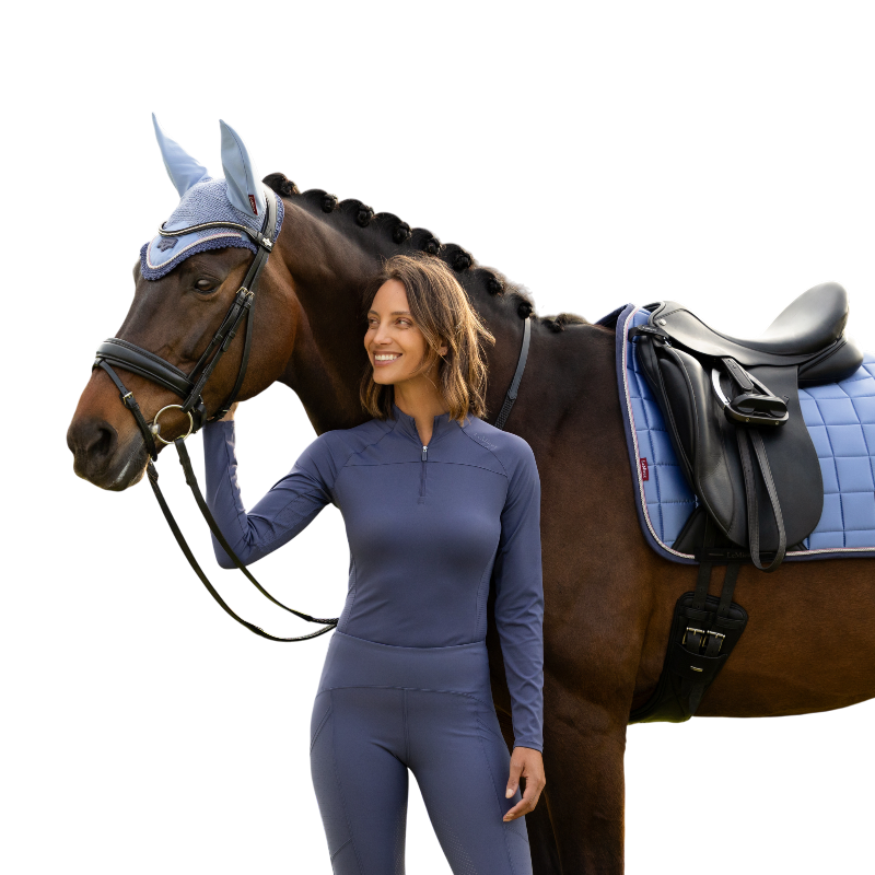 LeMieux - Tapis de dressage Loire Classic powder blue | - Ohlala
