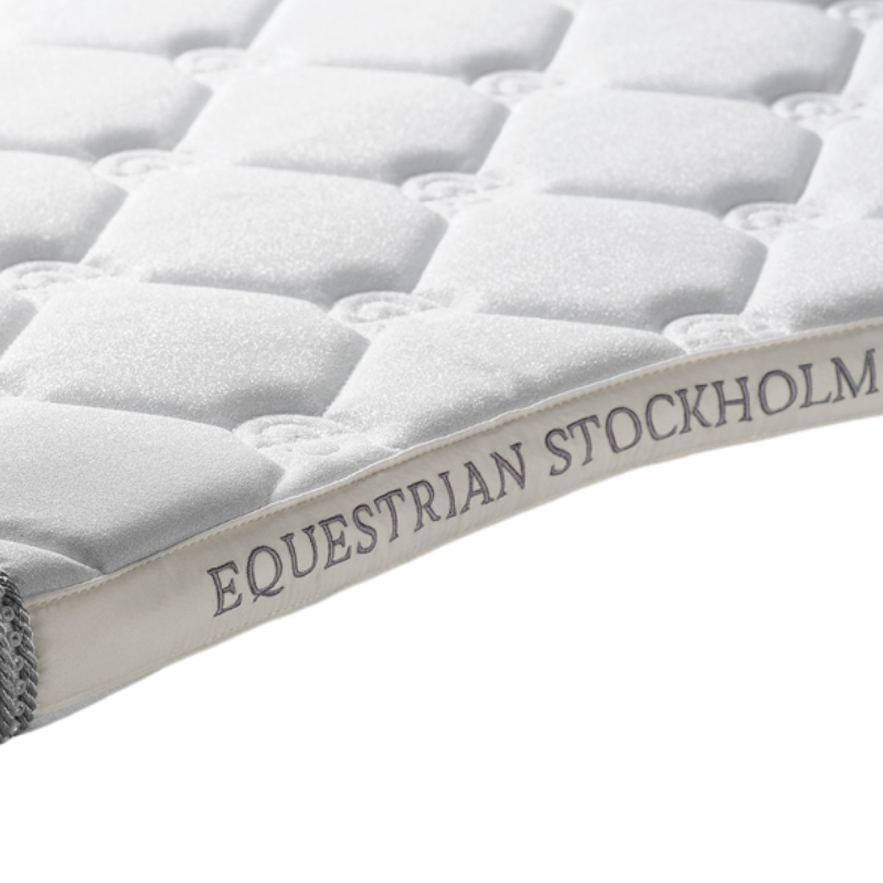 Equestrian Stockholm - Tapis de dressage Timeless White Glimmer blanc | - Ohlala