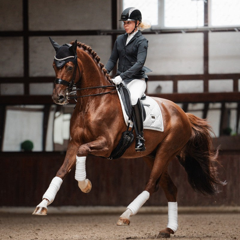 Equestrian Stockholm - Tapis de dressage Timeless White Glimmer blanc | - Ohlala