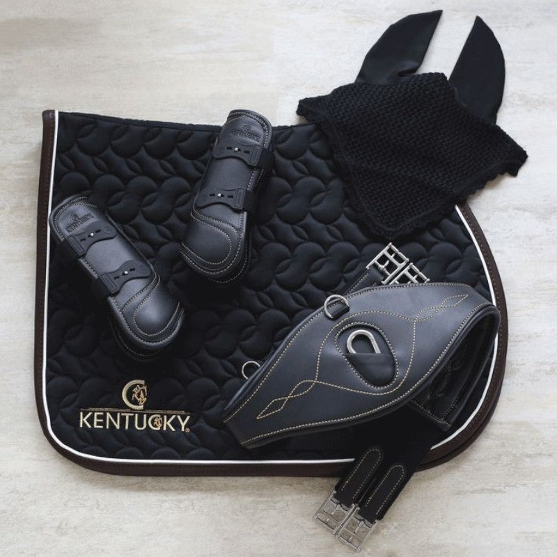 Kentucky Horsewear – Schwarzer anatomischer Sattelgurt