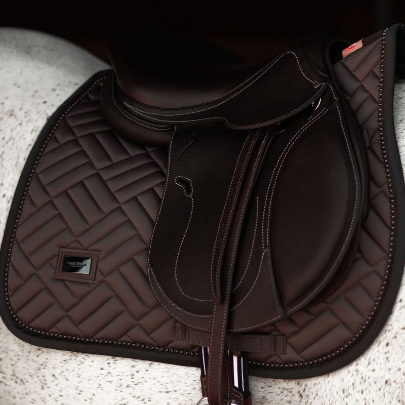 Equestrian Stockholm - Tapis de selle Modern Mocha marron | - Ohlala