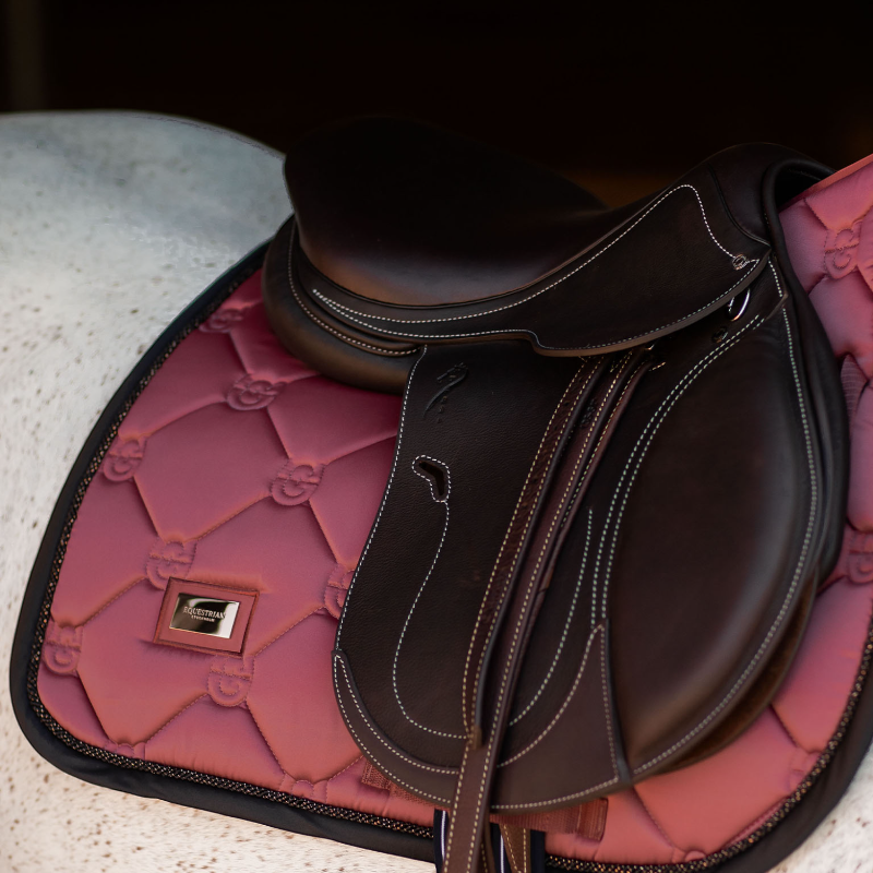 Equestrian Stockholm - Zacht rode zadeldek 