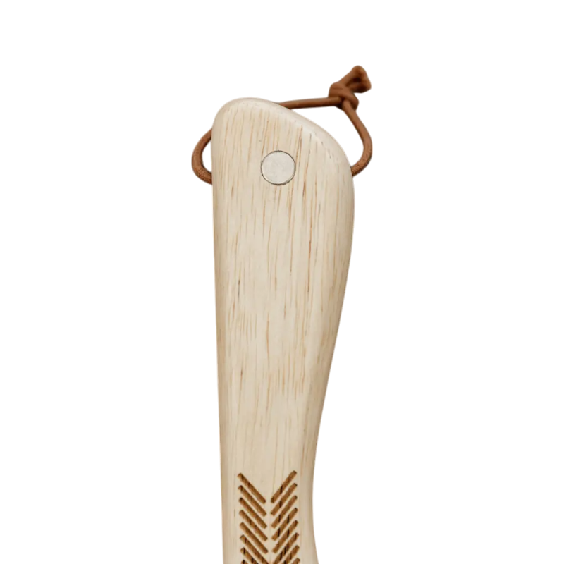 Grooming Deluxe - Metal bristle shoehorn with magnet 