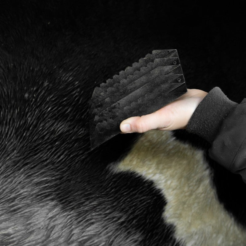 Grooming Deluxe - Black steel rake 