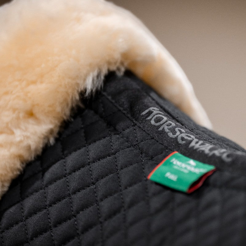 Horseware - Schwarze Lammfell-Dämpfer 