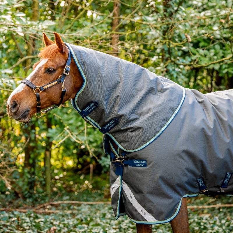 Horseware - Couverture d'extérieur Amigo Bravo 12 Plus shadow/ marine/ blue haze 400g | - Ohlala