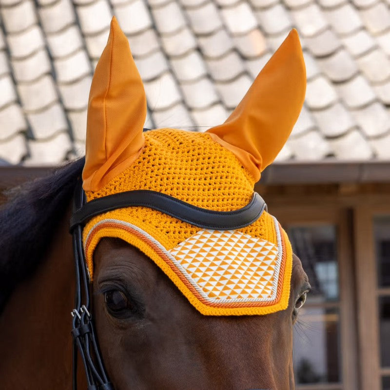 Kentucky Horsewear - Mütze für Pferde Wellington Samt Druckflaggen orange 