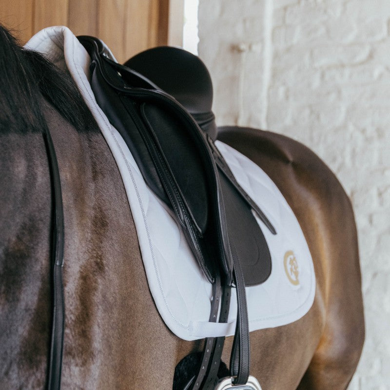 Kentucky Horsewear - Tapis de dressage Wave 3D logo blanc | - Ohlala