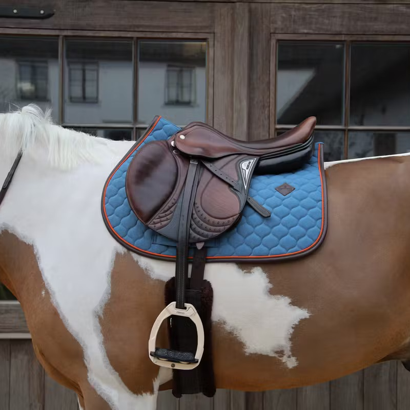 Kentucky Horsewear - Sattelunterlage Onion Quilt Leder Neon Blau 