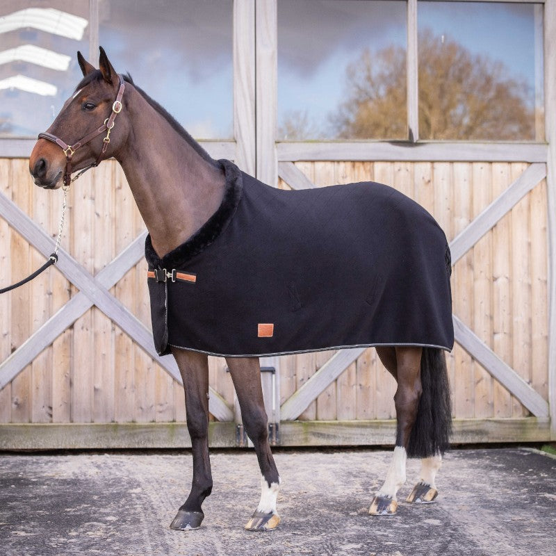 Paddock Sports - Diagonaal zwarte fleece deken 