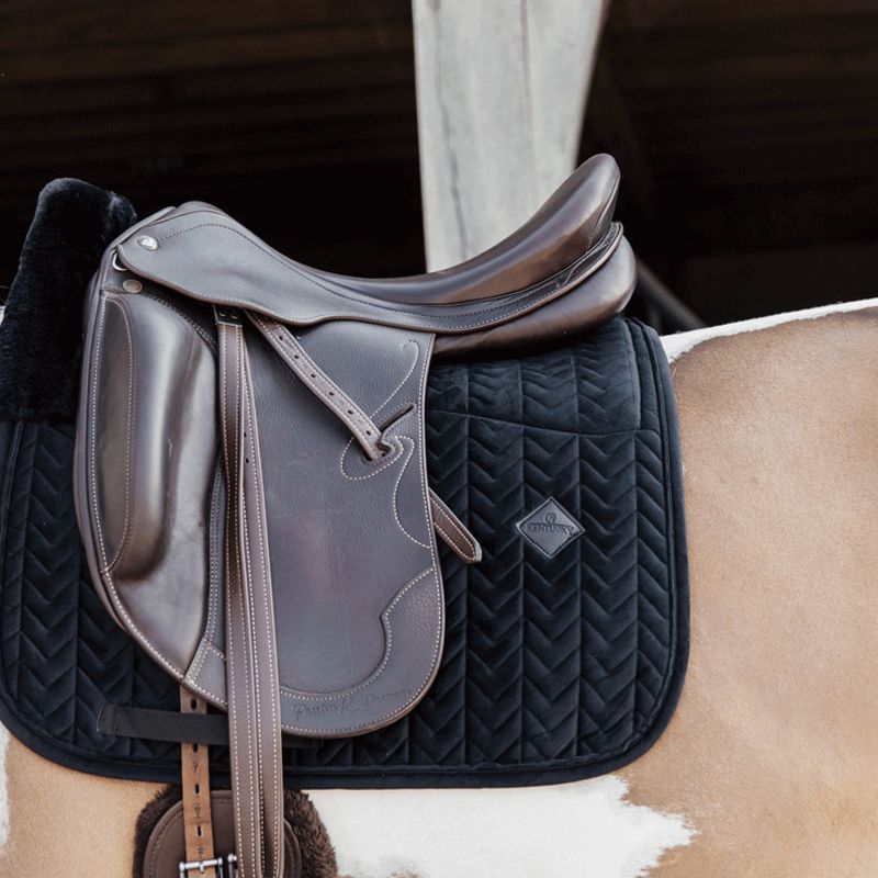 Kentucky Horsewear - Tapis de dressage Skin Friendly Velvet noir | - Ohlala