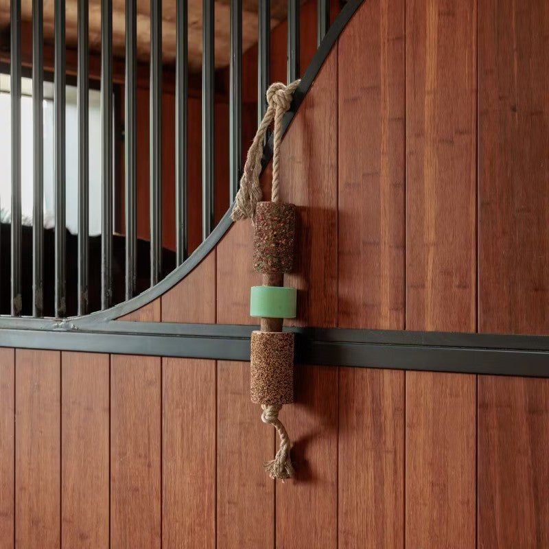 Grooming Deluxe - Relaxing wooden toy for horse with salt stone Airways 