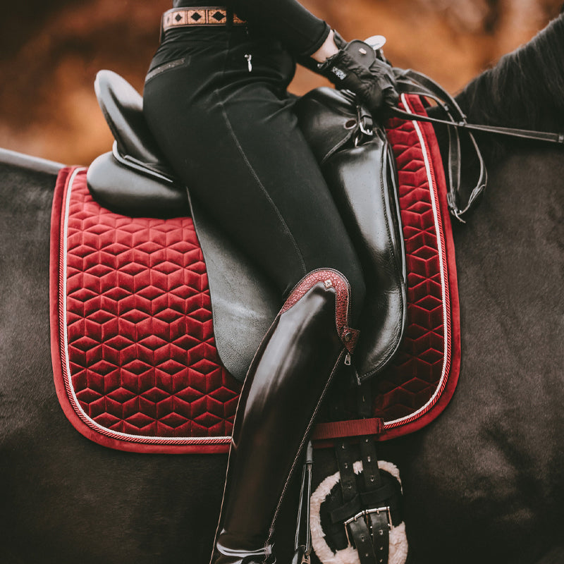 Kentucky Horsewear - Tapis de dressage Velvet bordeaux | - Ohlala