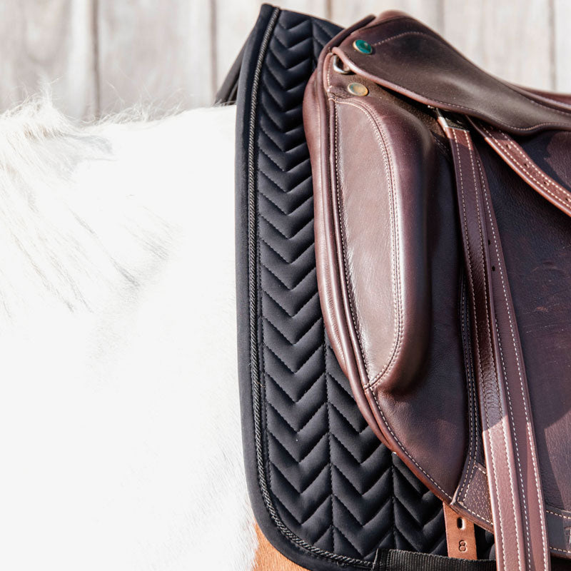 Kentucky Horsewear - Tapis de dressage fishbone noir | - Ohlala